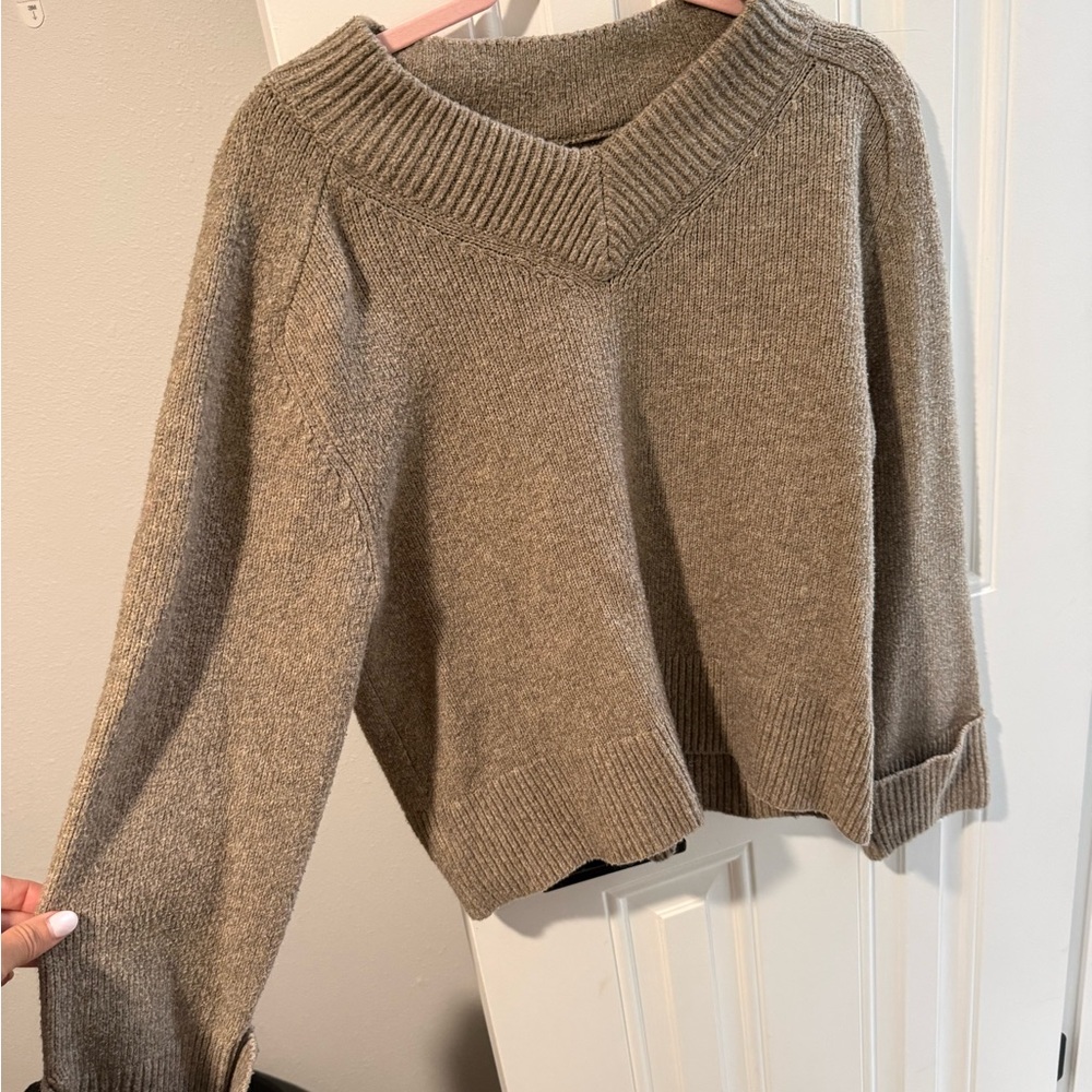 Abercrombie V neck sweater